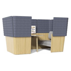 Four-seater Arcipelago booth with a wooden frame and soundproofing. Upholstered in gray fabric, it features a table and chair.