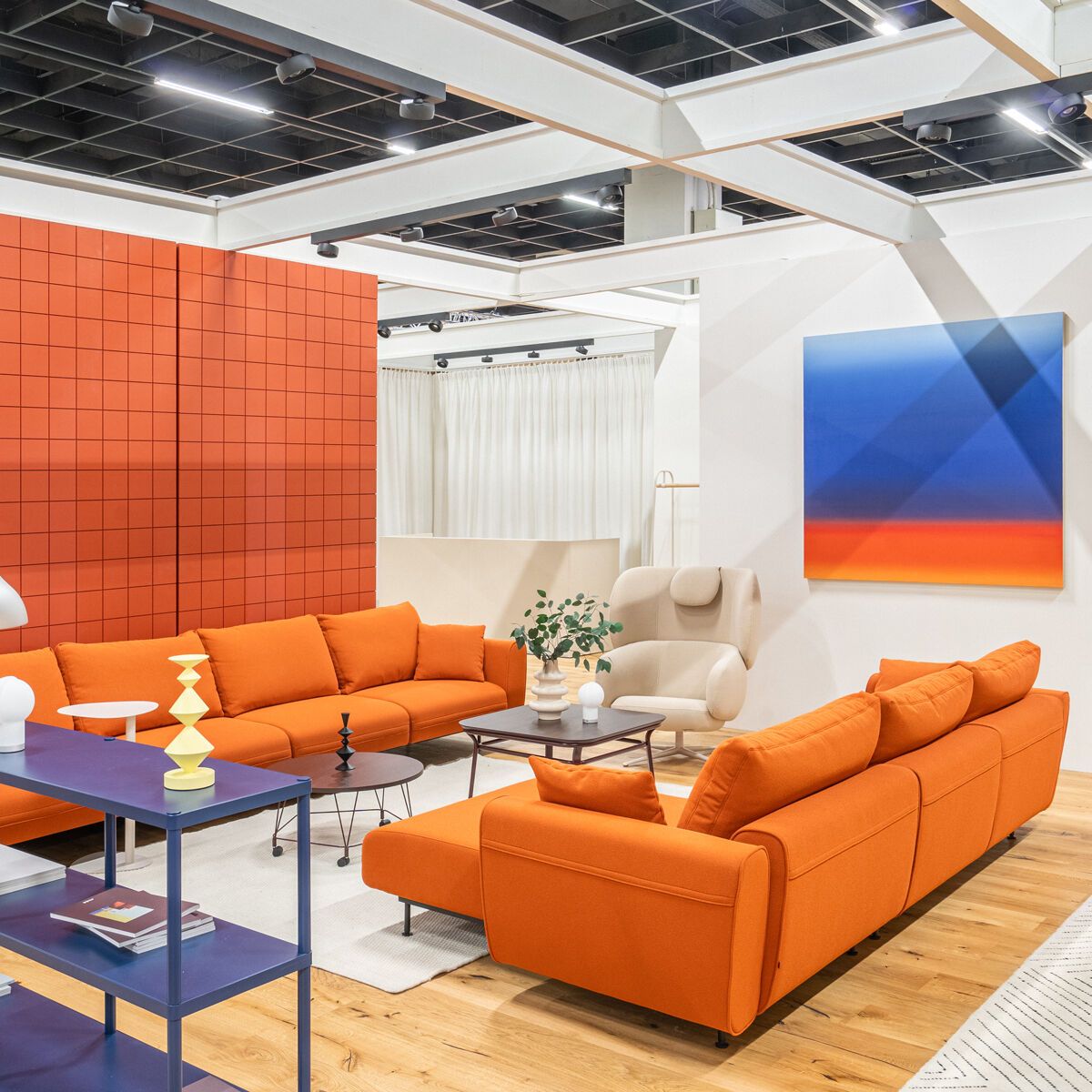 Designing Inspiring Workplace and Hotel Reception & Meeting Spaces with Contract Furniture UK