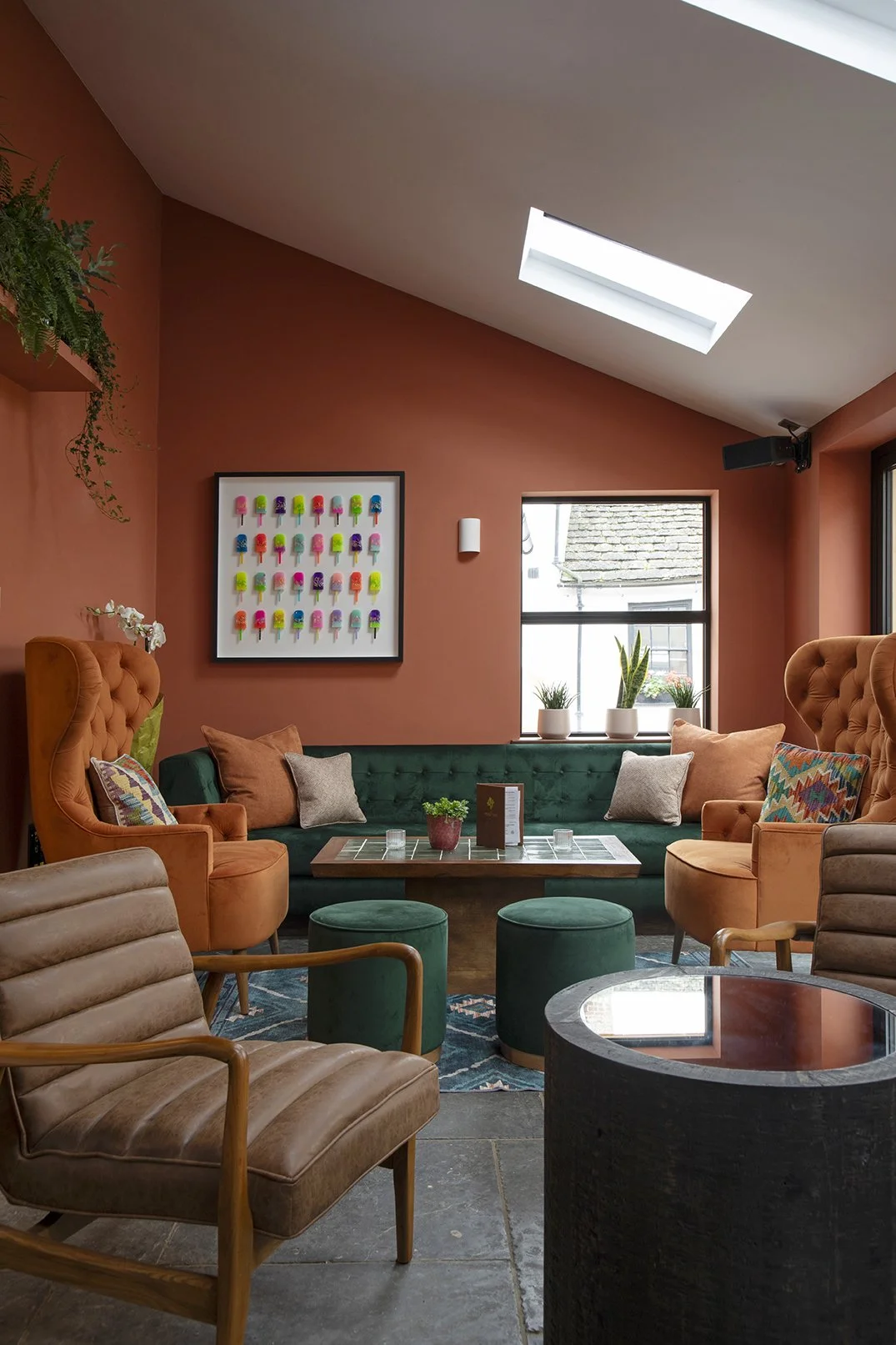 How to Choose the Right Contract Furniture Supplier in the UK