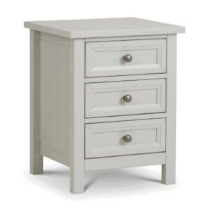 Maine bedside table in light grey with three storage drawers, featuring a classic wooden frame and round metal knobs.
